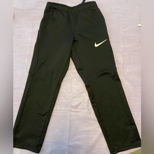 Black Nike kids medium jogging pants